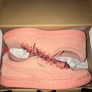 Peach Puma suede size 5C
